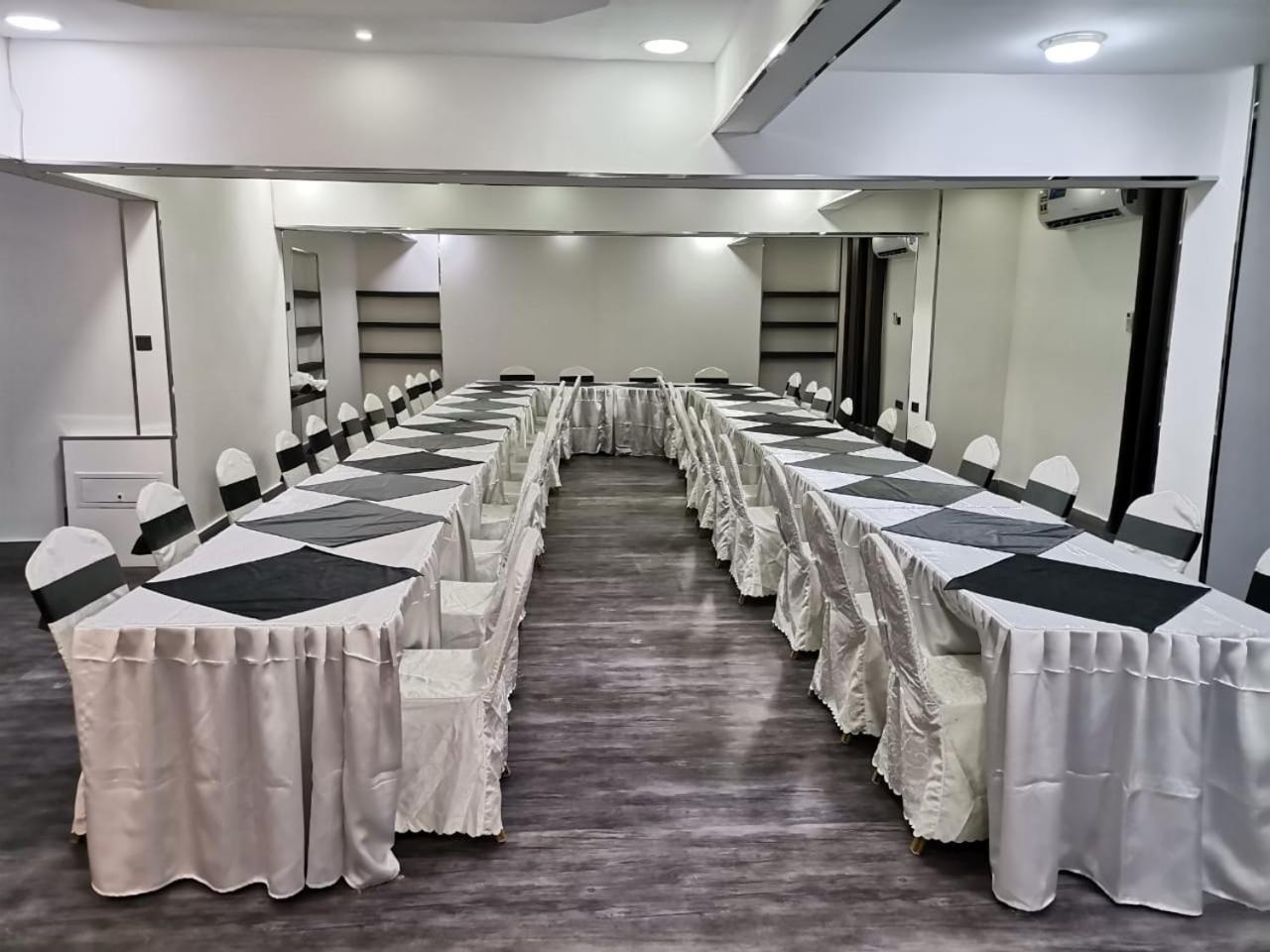 Rusayl Al Hussam Hotel Apartments מראה חיצוני תמונה