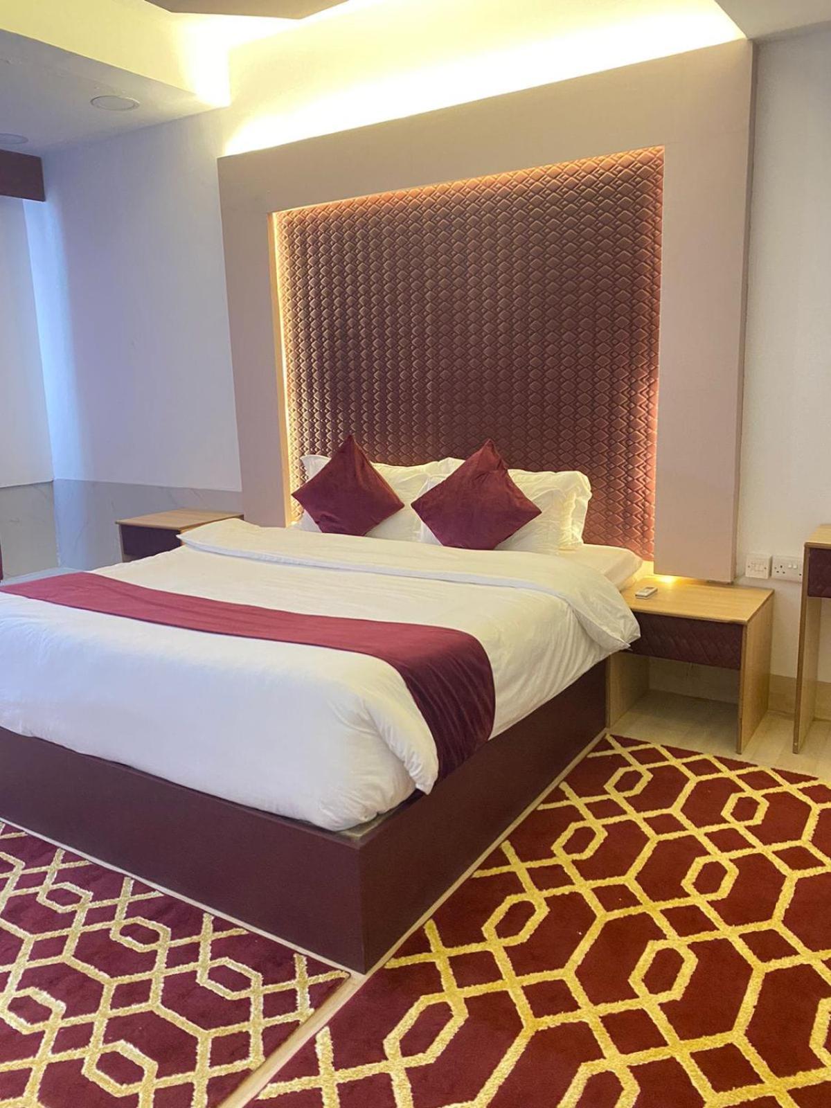 Rusayl Al Hussam Hotel Apartments מראה חיצוני תמונה