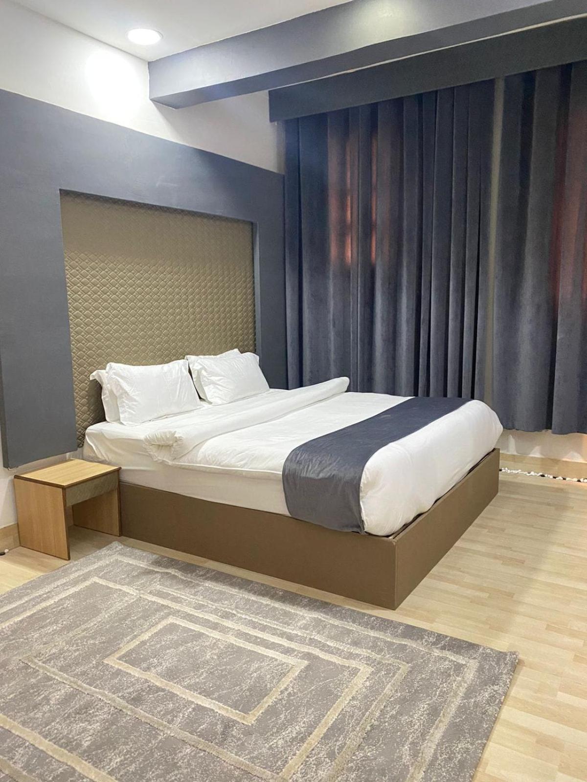 Rusayl Al Hussam Hotel Apartments מראה חיצוני תמונה